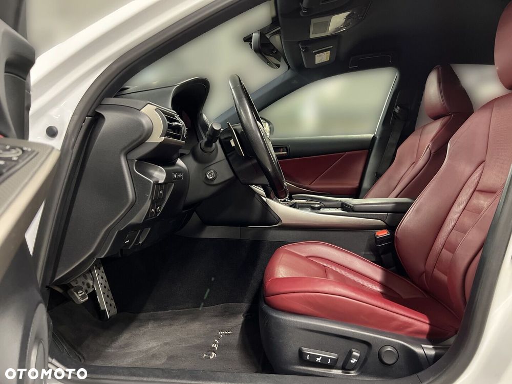 Lexus IS 200t F Sport - 18