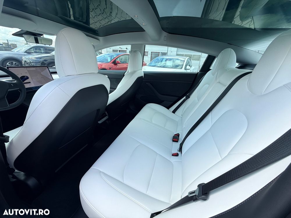 Tesla Model 3 - 6