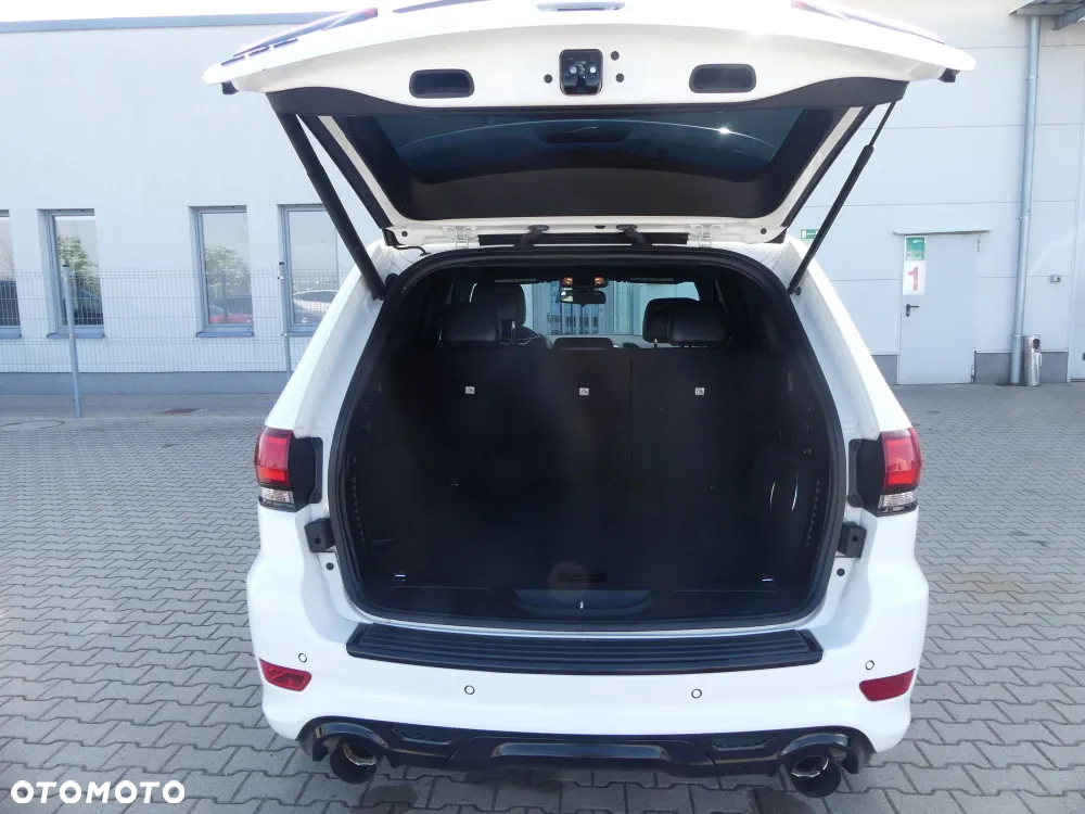 Jeep Grand Cherokee - 13