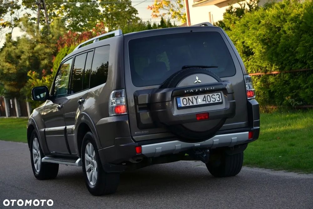 Mitsubishi Pajero 3.2 DID Elegance - 12
