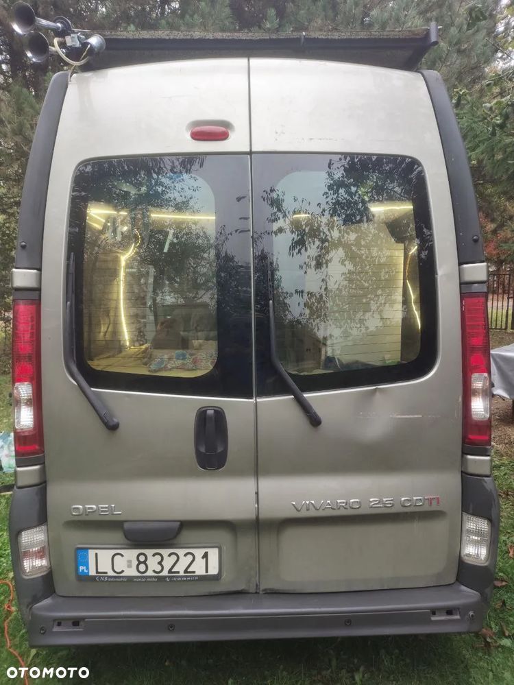 Opel Vivaro - 8
