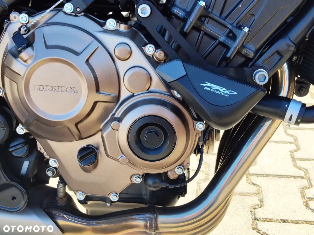 Honda CB - 21