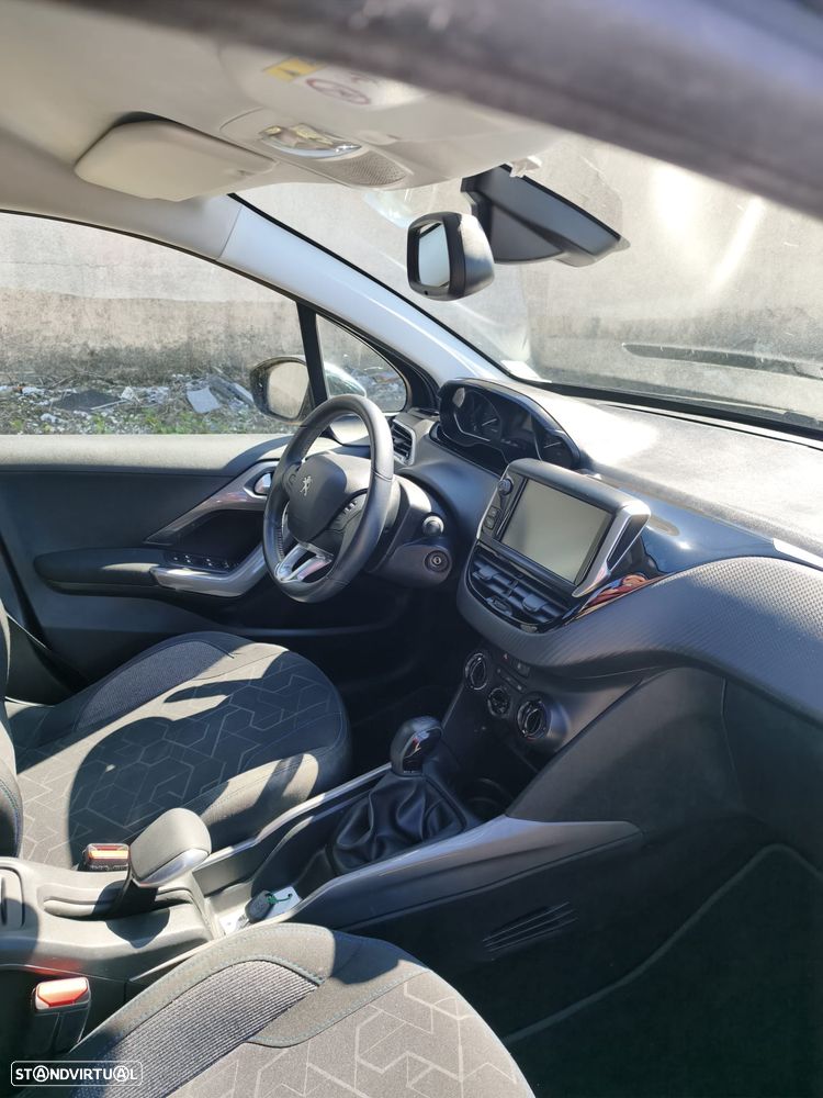 Peugeot 2008 1.2 PureTech Style - 15