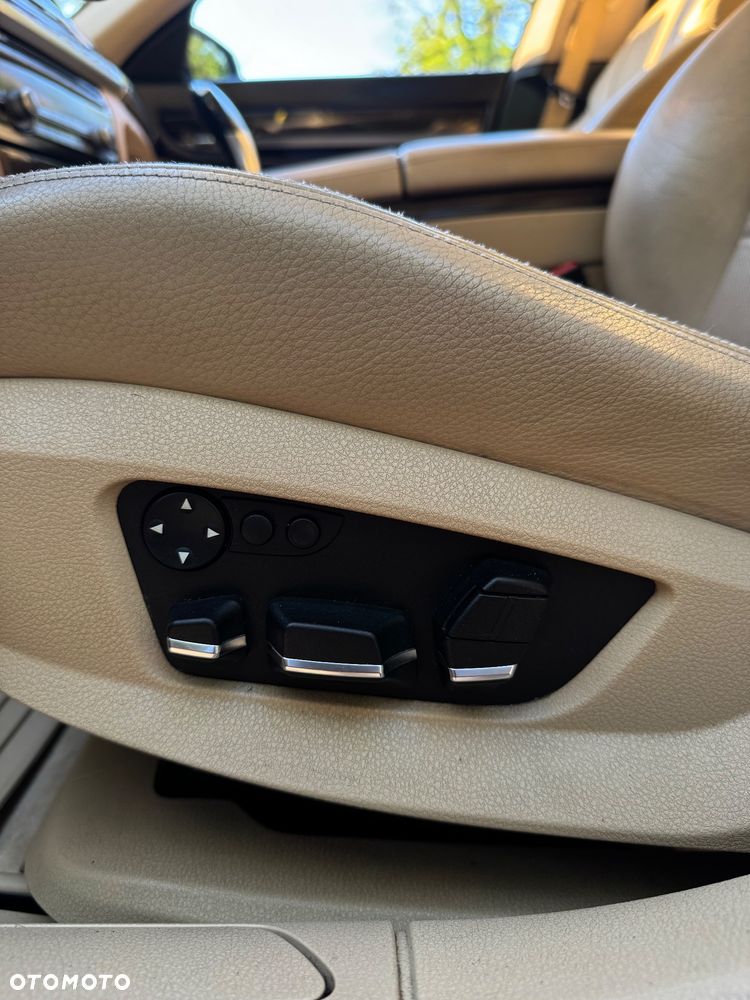 BMW Seria 7 730d - 27