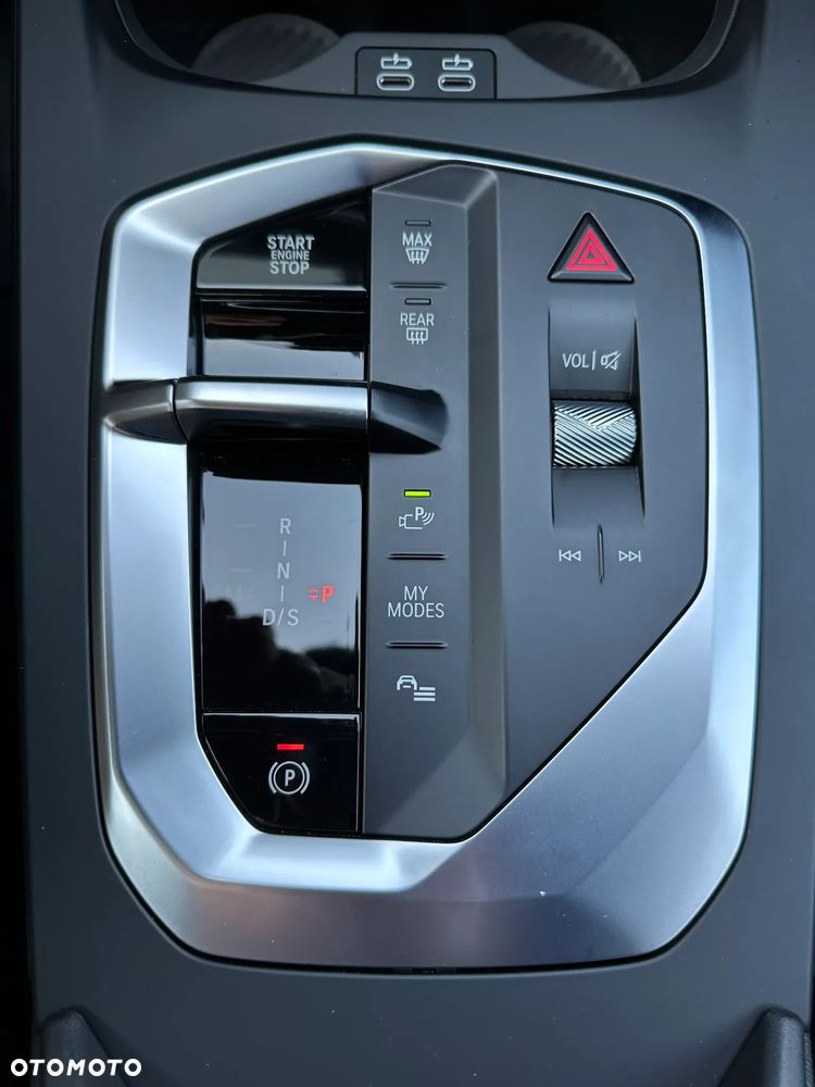 BMW Seria 1 120 mHEV - 19