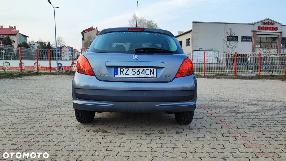 Peugeot 207 1.4 - 7