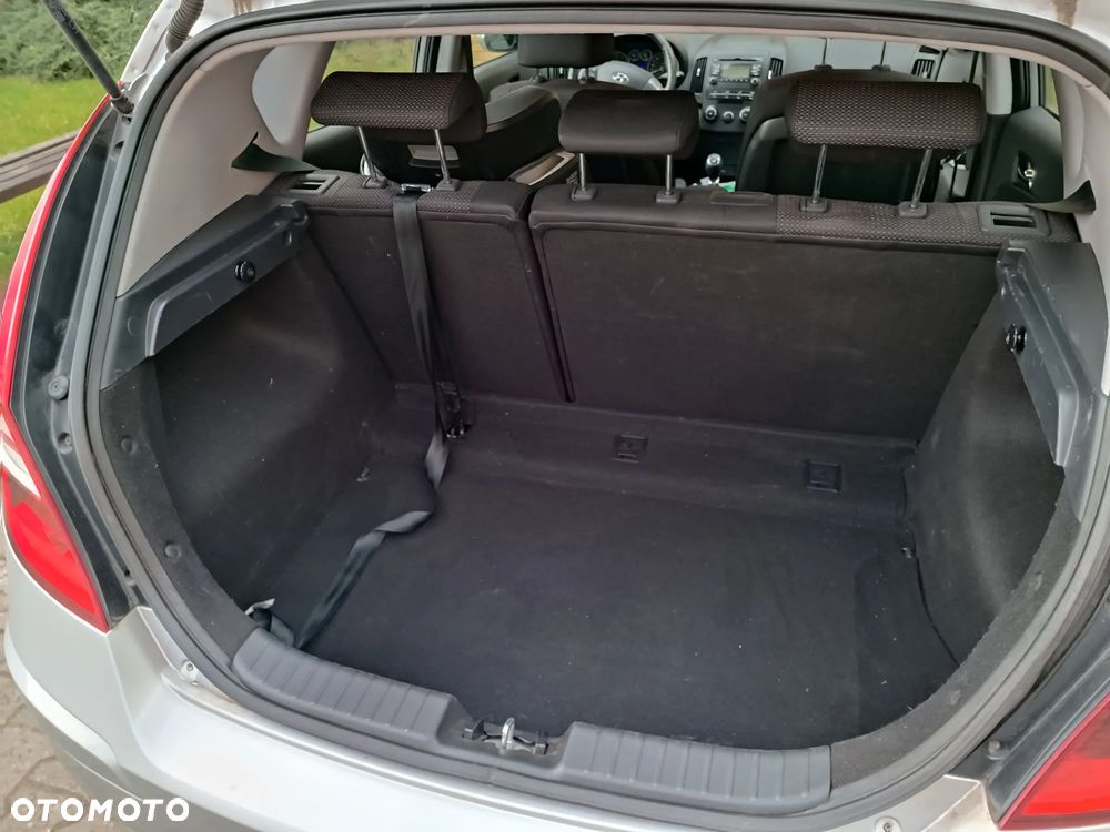 Hyundai i30 1.4 Comfort - 13