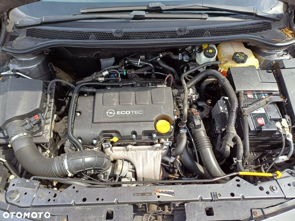 Opel Astra 1.4 Turbo 150 Jahre - 11