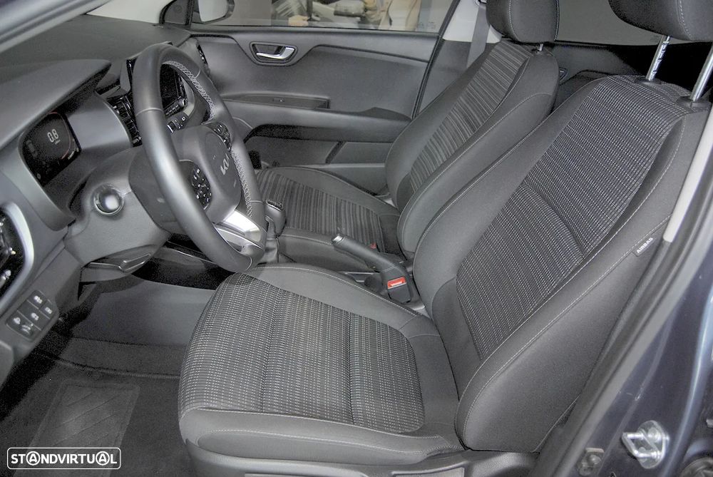 Kia Stonic 1.0 T-GDI Drive — fotografia 17