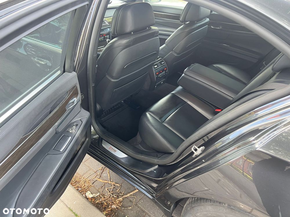 BMW Seria 7 730d xDrive Edition Exclusive - 11