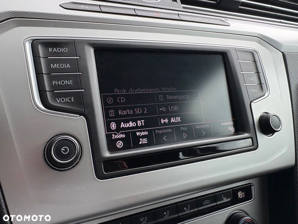 Volkswagen Passat - 31