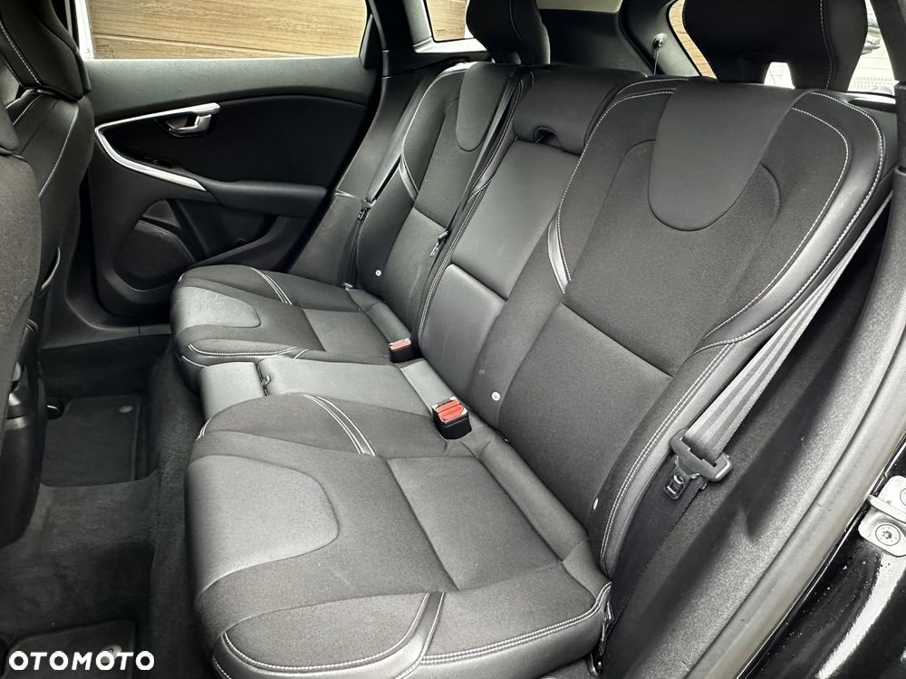 Volvo V40 D2 Drive-E Momentum - 31