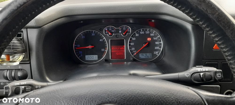 Volkswagen Caravelle - 12