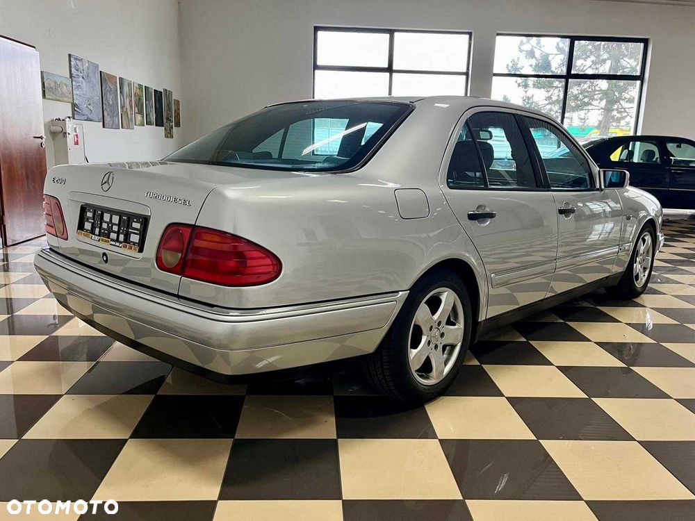 Mercedes-Benz Klasa E - 5