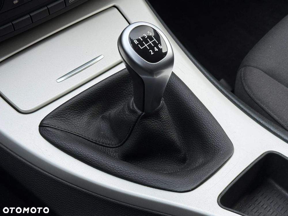 BMW Seria 3 318i Edition Lifestyle - 22