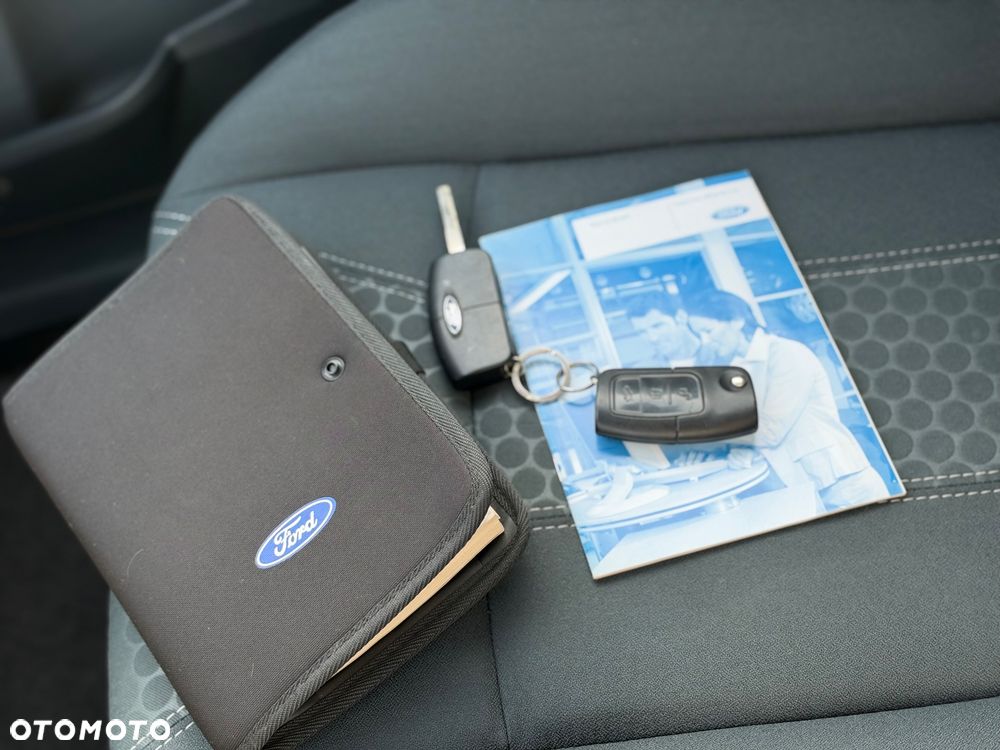 Ford Fiesta 1.4 Autom Titanium - 29