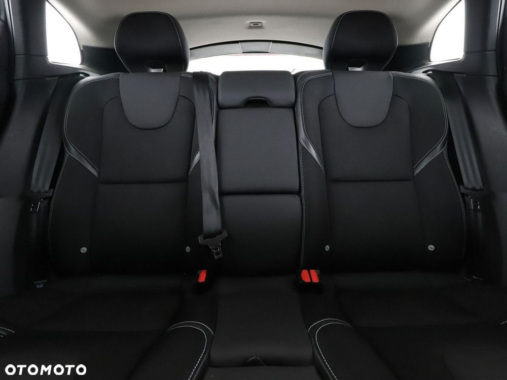 Volvo V40 T2 Momentum - 19
