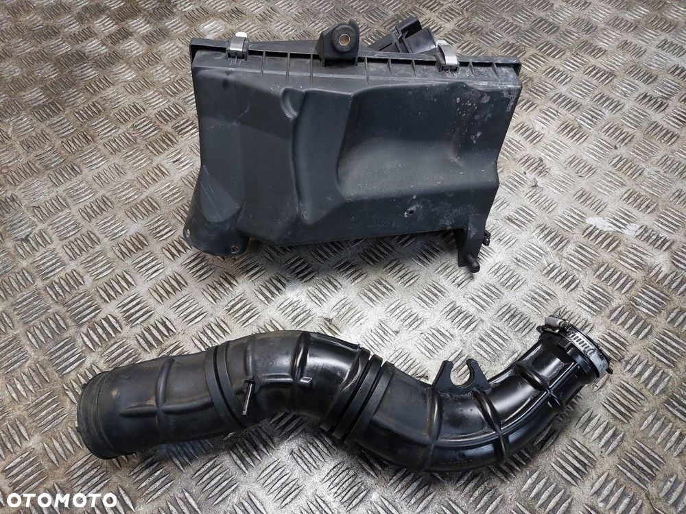 OBUDOWA FILTRA POWIETRZA + PRZEPŁYWOMIERZ RURA POWIETRZA CARISMA I 1.9 DID - 3