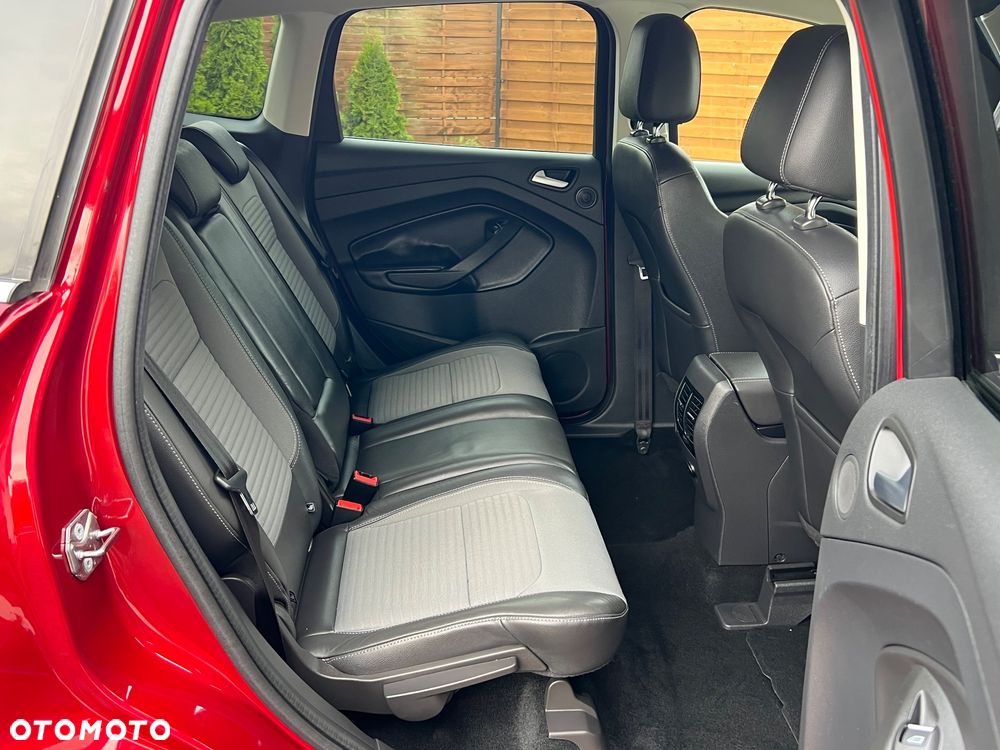 Ford Kuga 2.0 TDCi 2x4 Titanium - 16