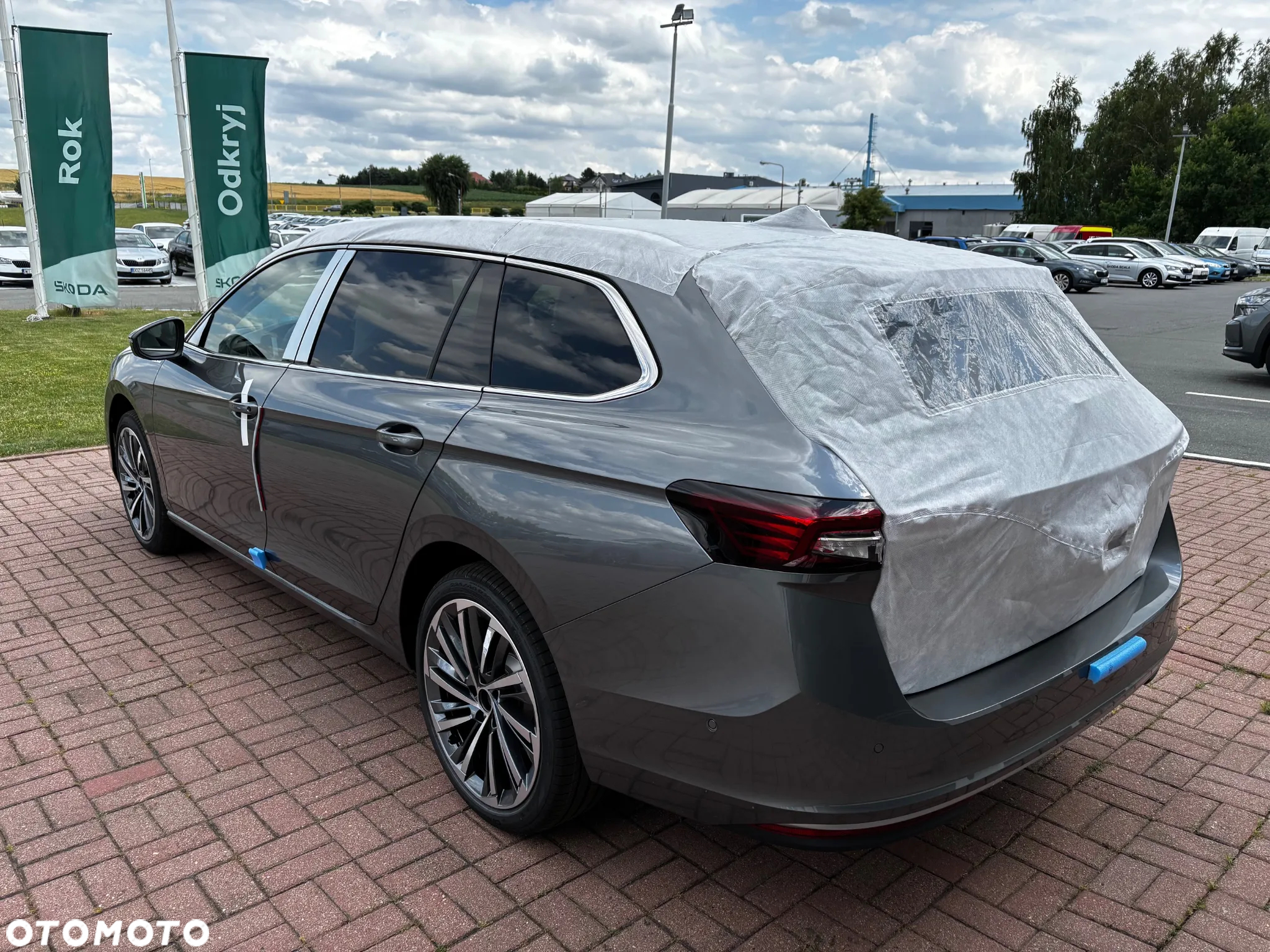 Skoda Superb 2.0 TDI SCR 4x4 L&K DSG - 8