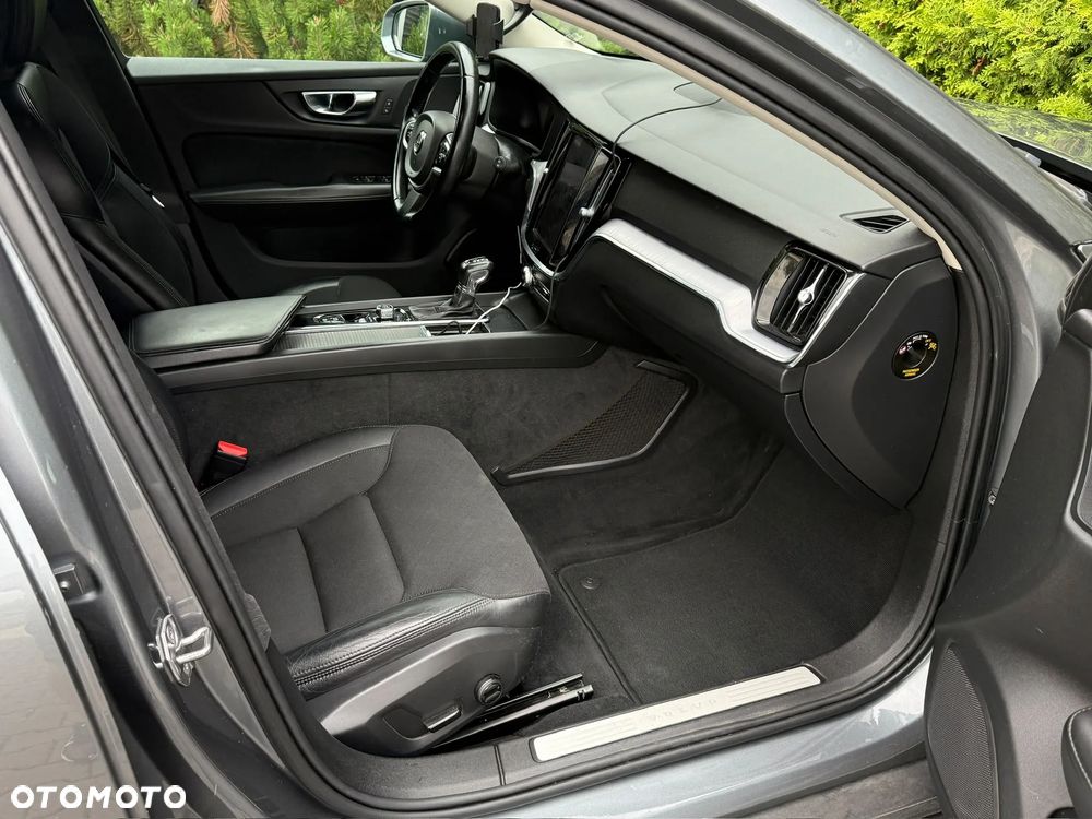 Volvo V60 2019 photo 5