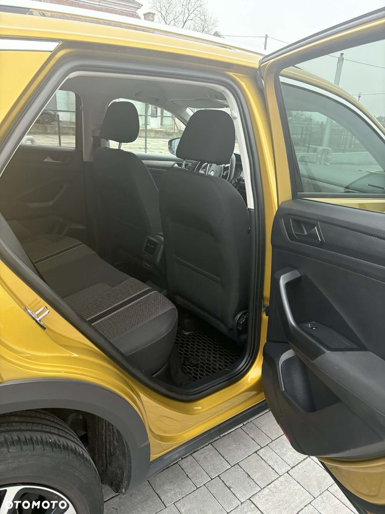 Volkswagen T-Roc - 12