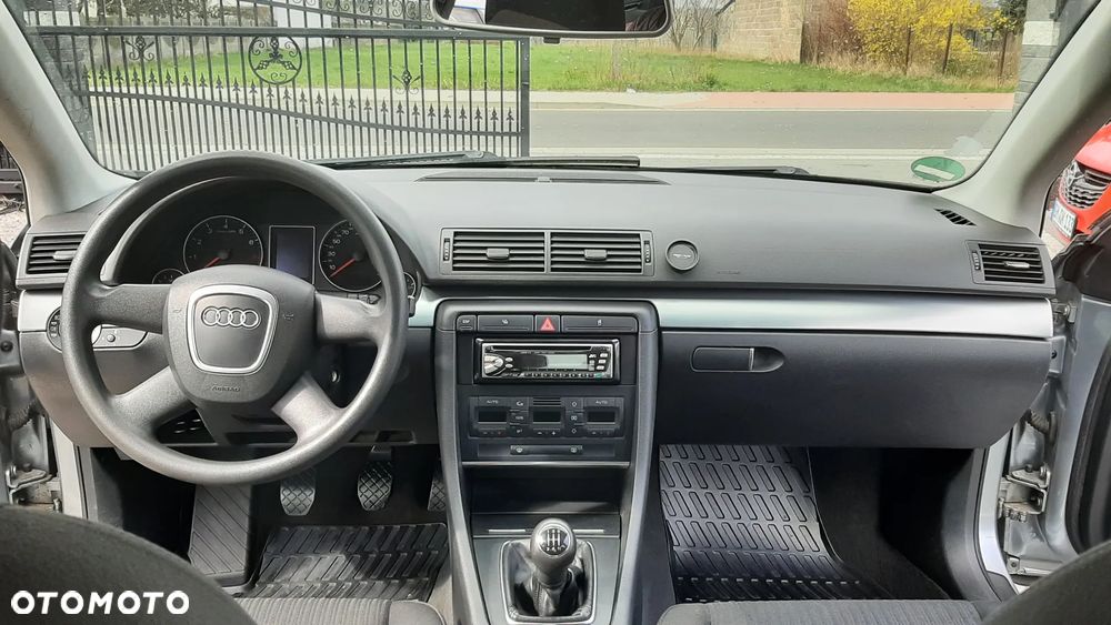 Audi A4 Limousine - 11