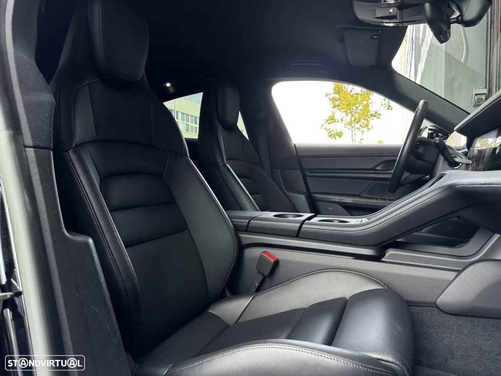 Porsche Taycan 4 - 32