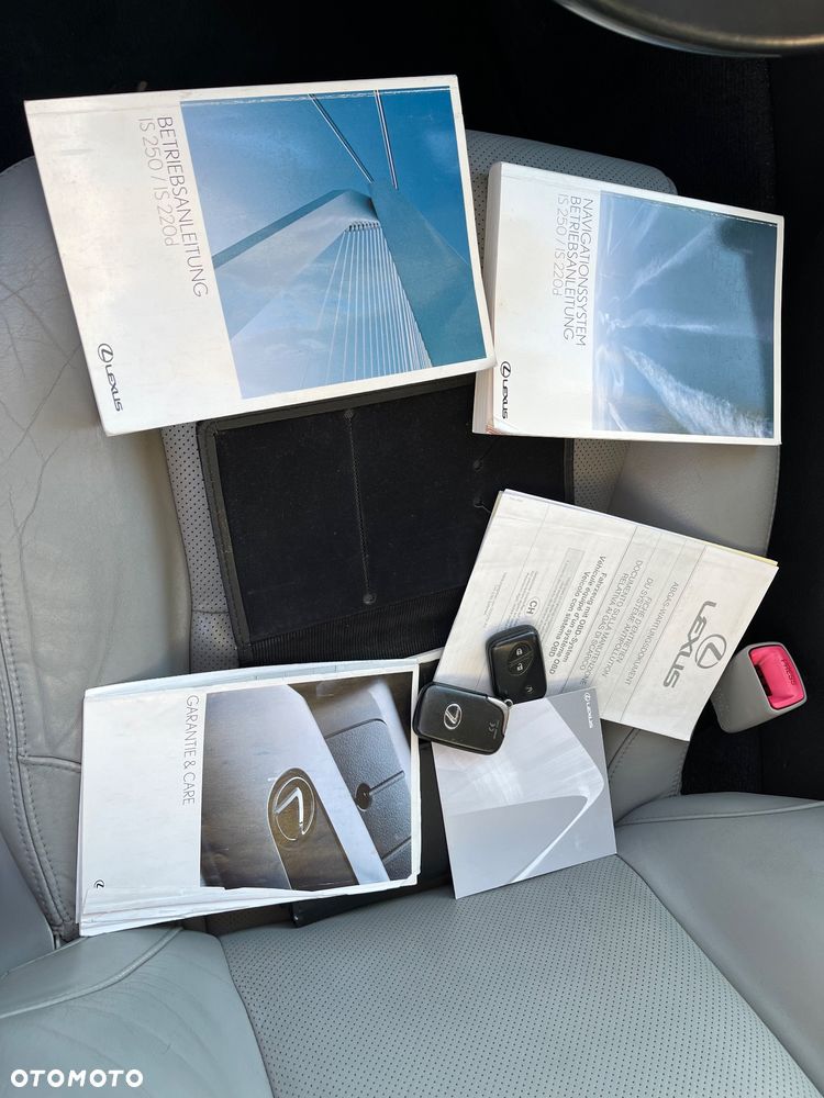 Lexus IS 250 Prestige - 25