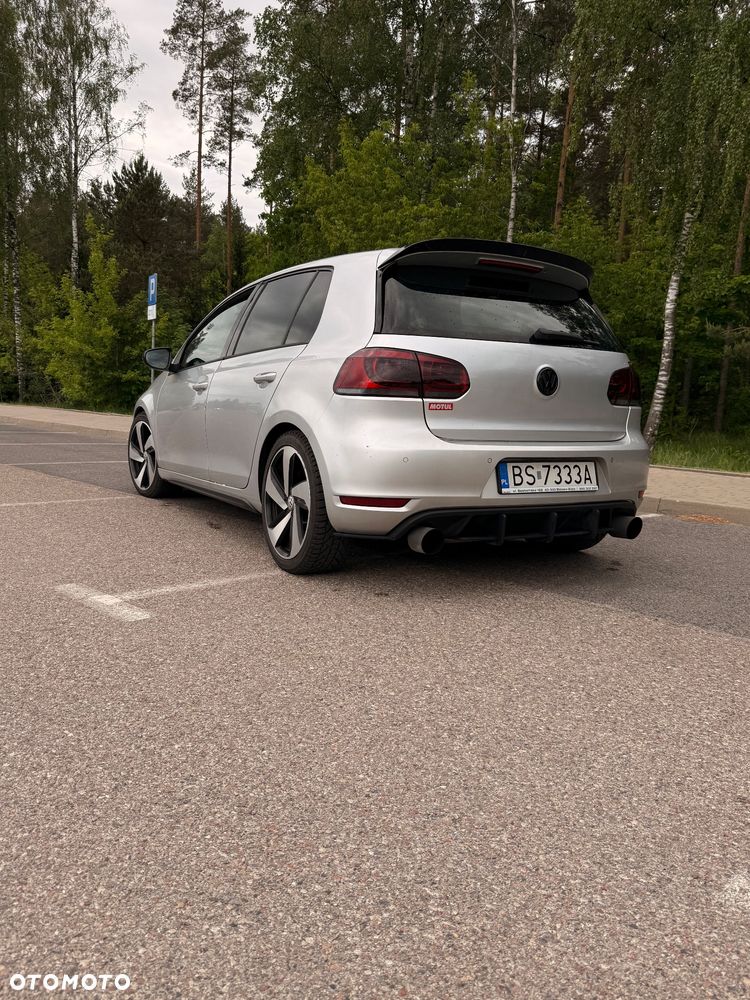 Volkswagen Golf - 11