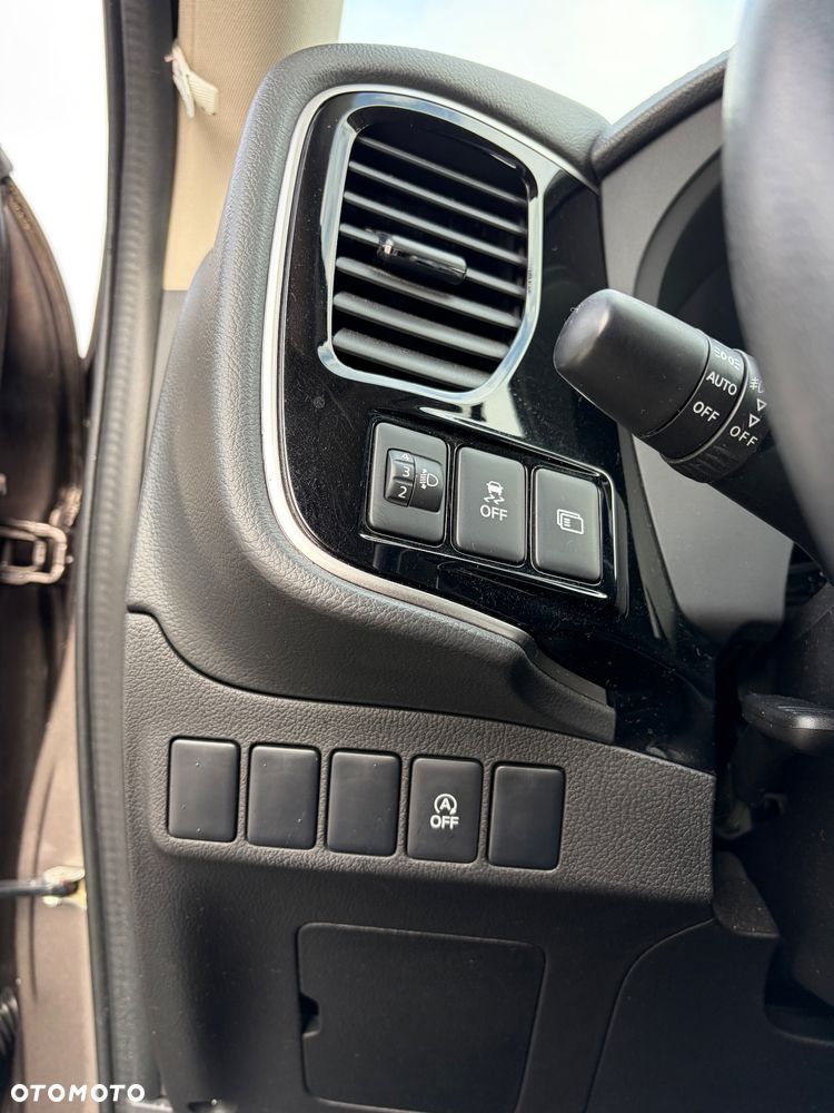 Mitsubishi Outlander 2.0 2WD CVT Edition - 16