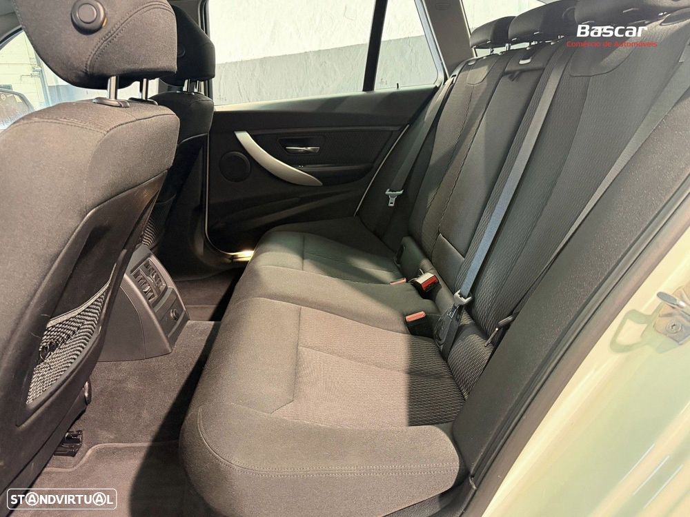 BMW 330 - 21
