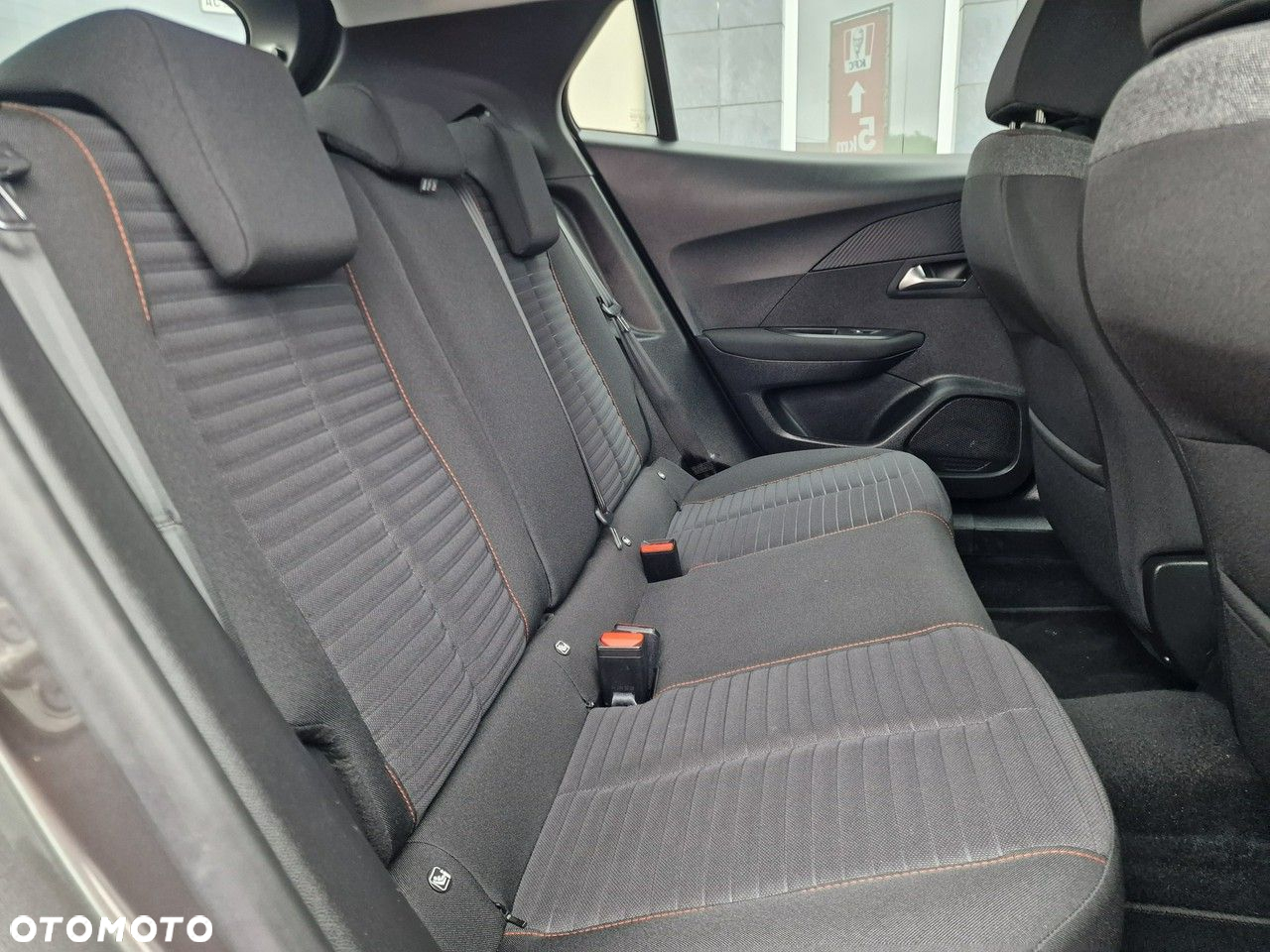 Peugeot 2008 1.2 PureTech Active Pack S&S EAT8 - 22