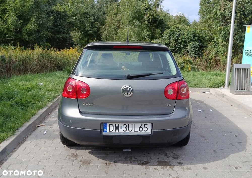 Volkswagen Golf 1.6 Comfortline - 4
