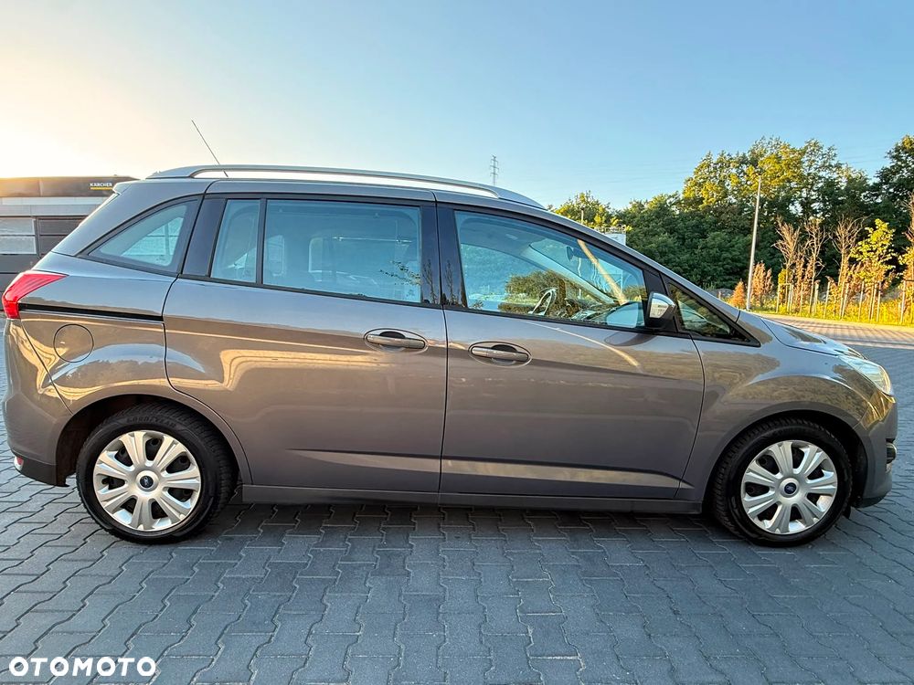 Ford Grand C-MAX - 9