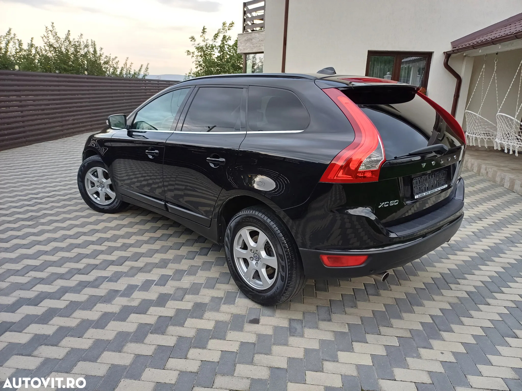 Volvo XC 60 D5 AWD Geartronic Kinetic - 12