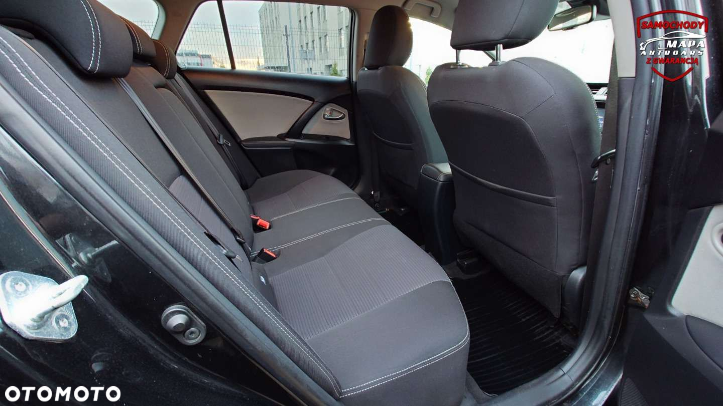 Toyota Avensis - 26