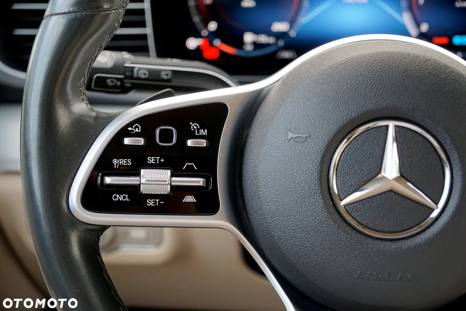 Mercedes-Benz GLE 450 4Matic 9G-TRONIC AMG Line - 32