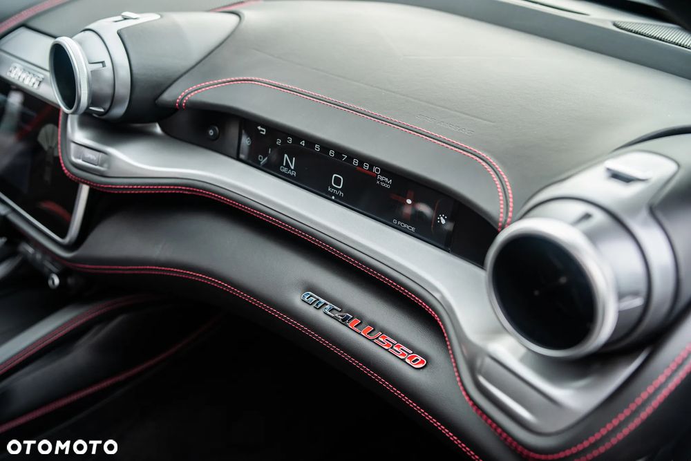 Ferrari GTC4Lusso - 26