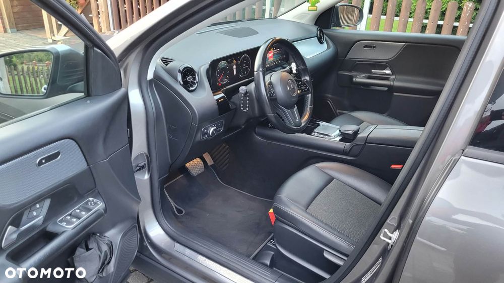 Mercedes-Benz GLA 180 d AMG Line - 5