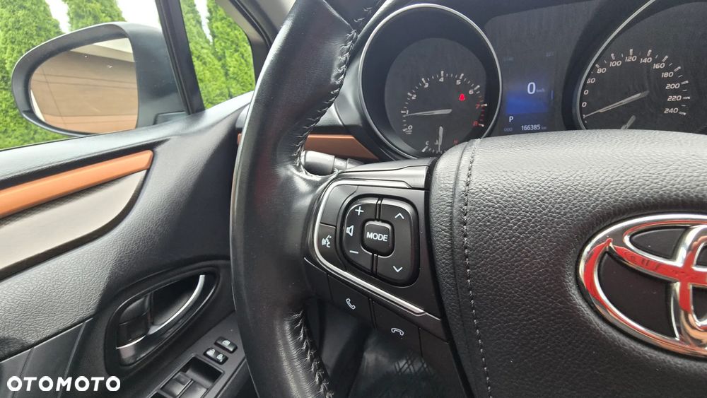 Toyota Avensis - 39