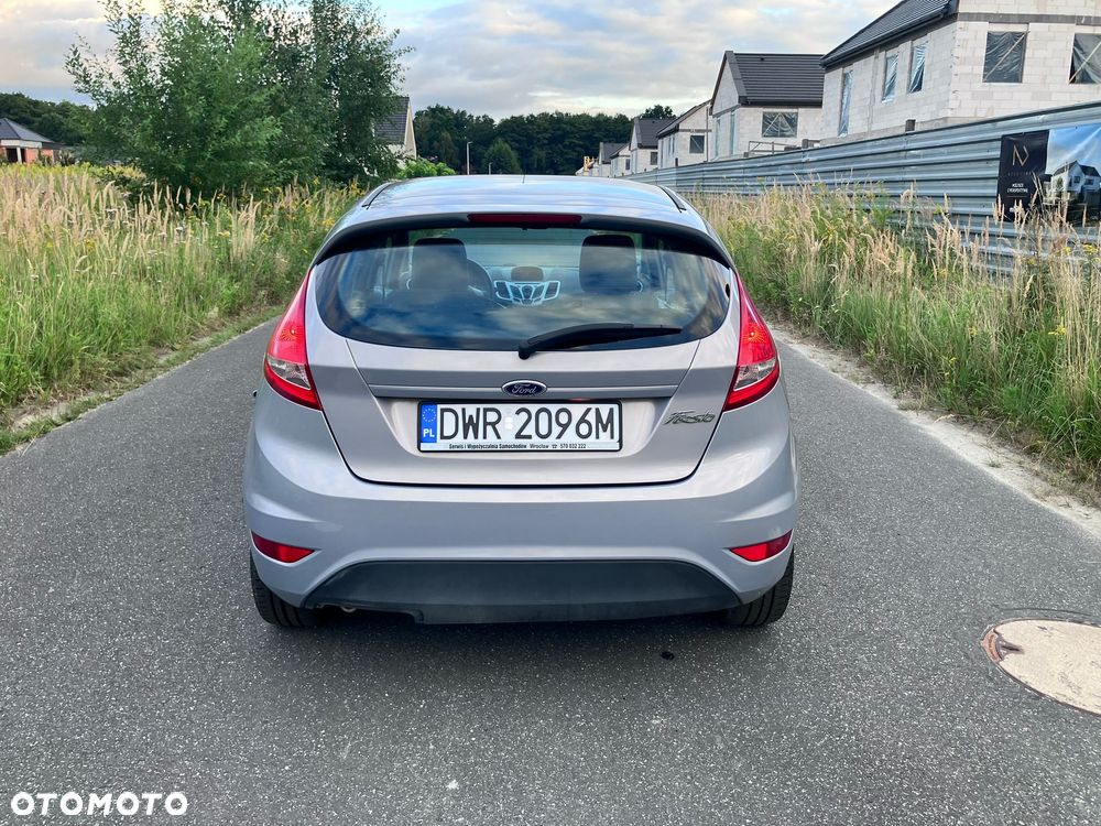 Ford Fiesta 2012 photo 4