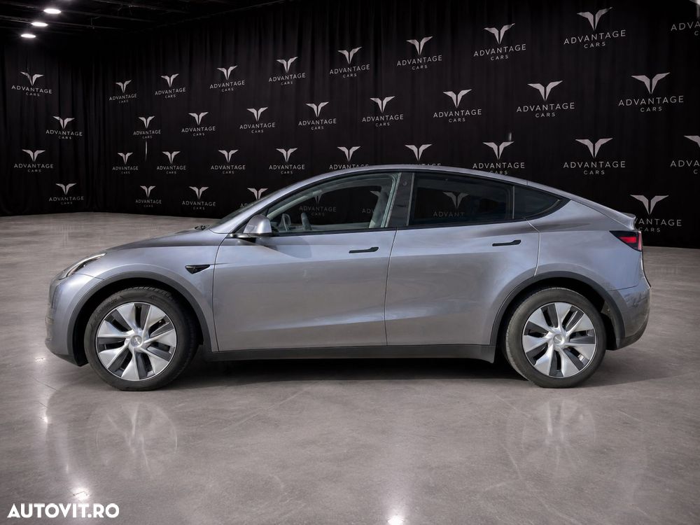 Tesla Model Y Long Range Dual Motor AWD - 3