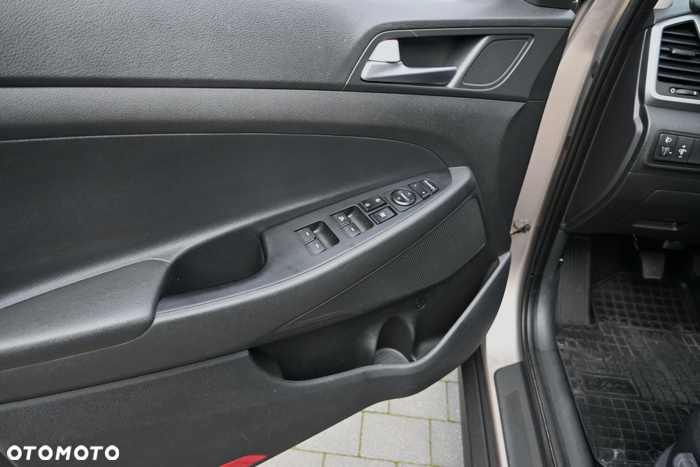 Hyundai Tucson 1.7 CRDI BlueDrive Comfort 2WD - 25
