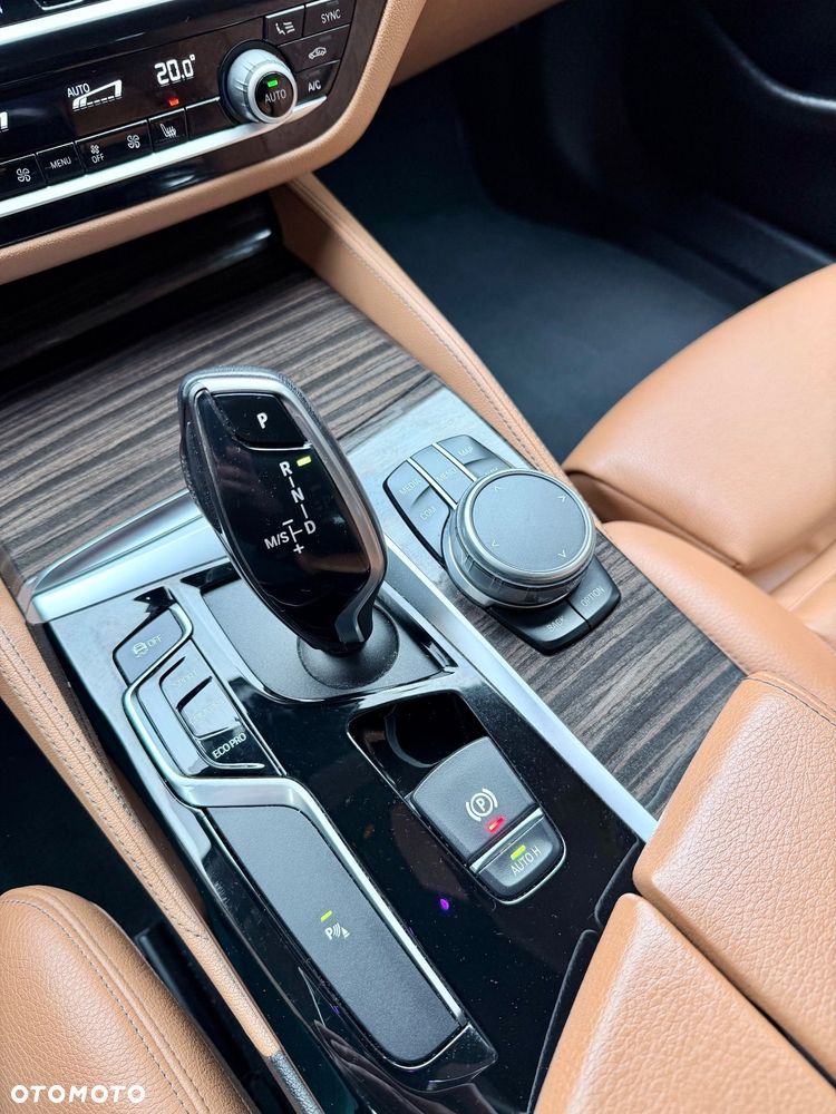 BMW Seria 5 525d Luxury Line - 15