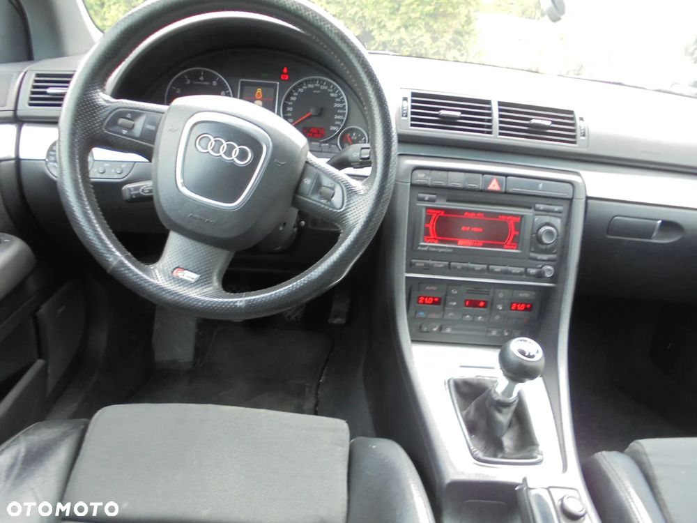 Audi A4 Avant 2.0 T FSI - 12