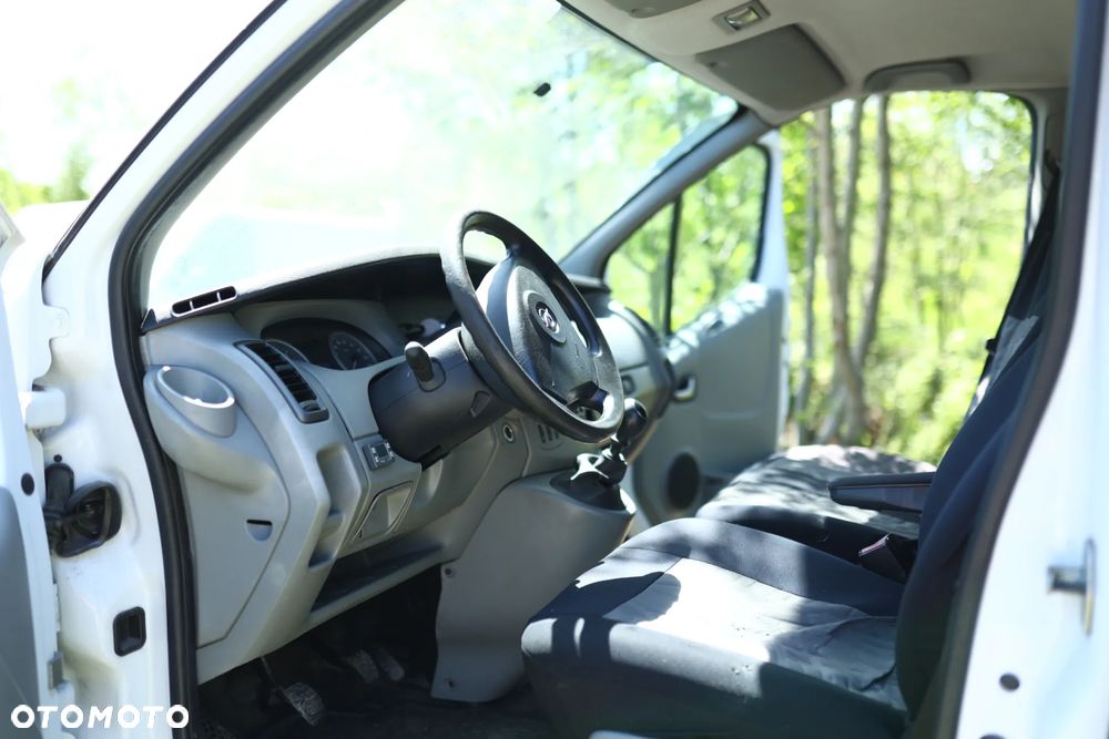 Opel Vivaro - 10