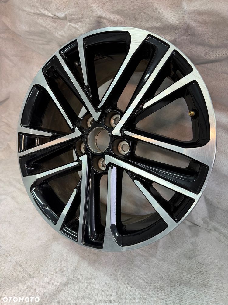 FELGA ALUMINIOWA TOYOTA CAMRY IX 18" 8J ET50 5X114.3 - 3