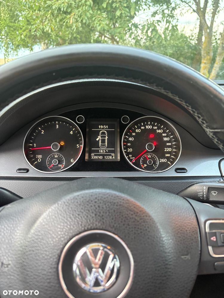 Volkswagen Passat 2.0 TDI Comfortline - 9