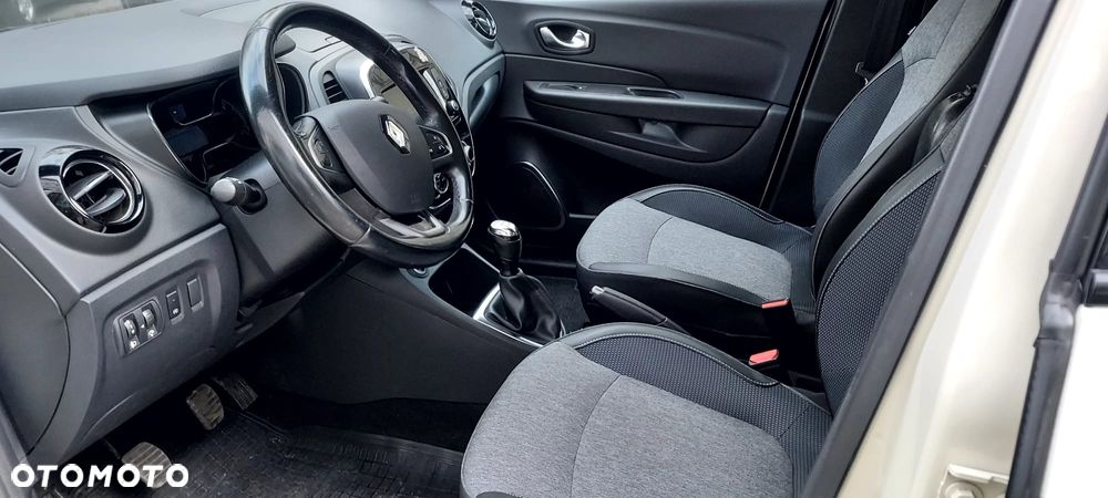 Renault Captur (ENERGY) TCe 90 BOSE EDITION - 31